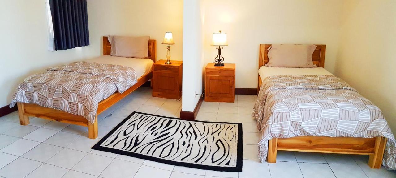 Joglo Villa Bali Penatih Luaran gambar